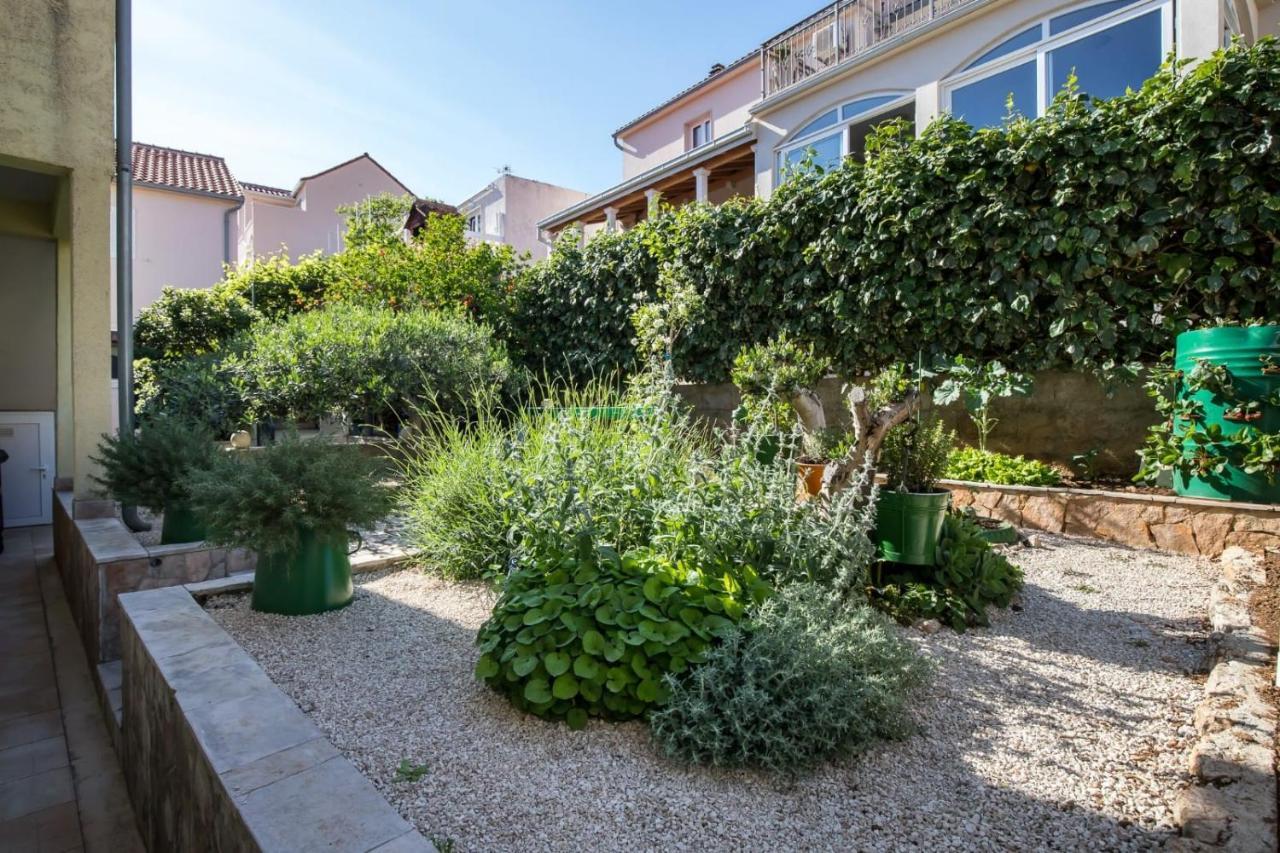 Apartmani Filipic Bol Exterior foto
