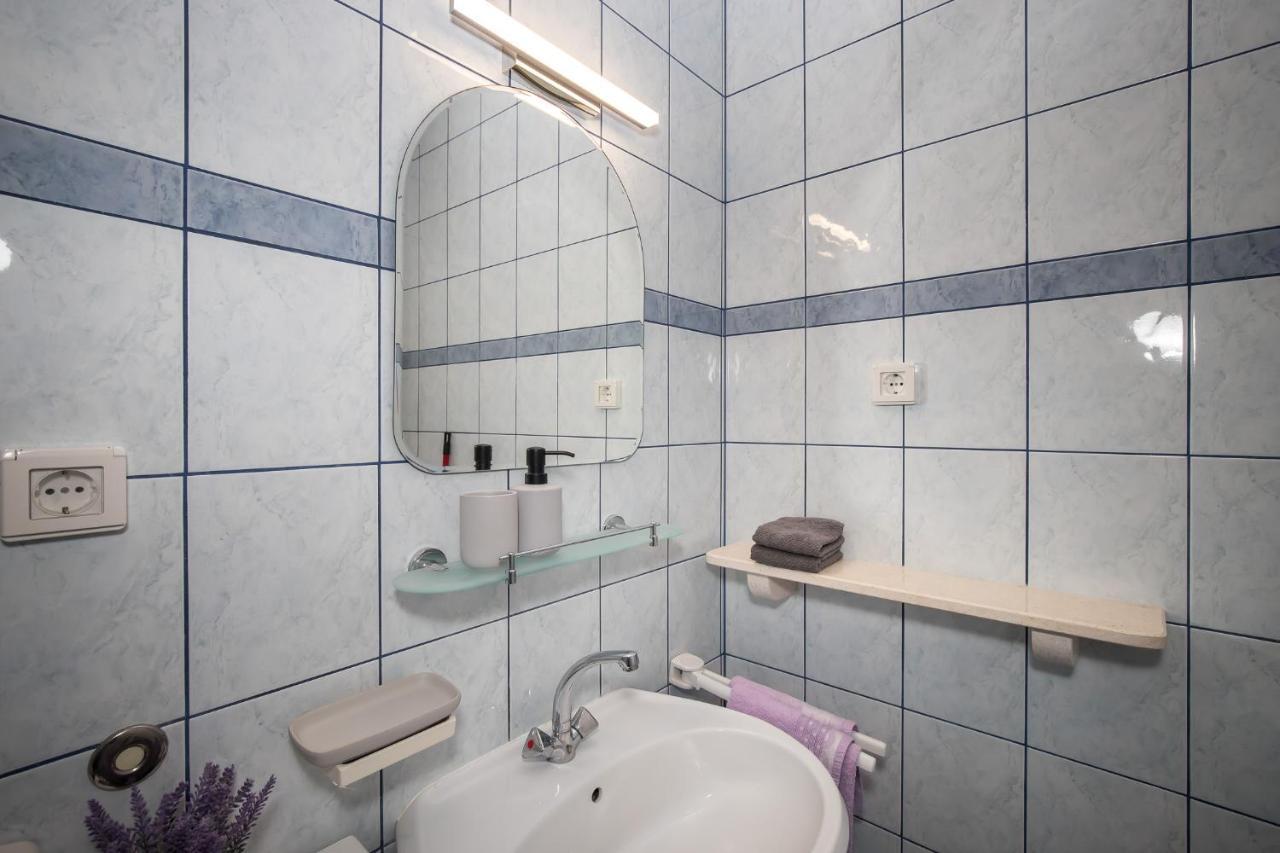 Apartmani Filipic Bol Exterior foto
