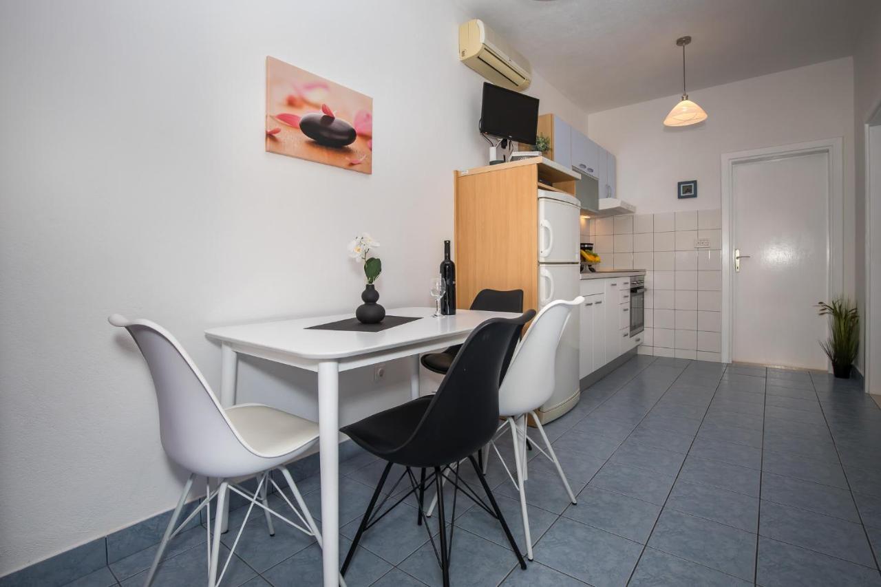 Apartmani Filipic Bol Exterior foto