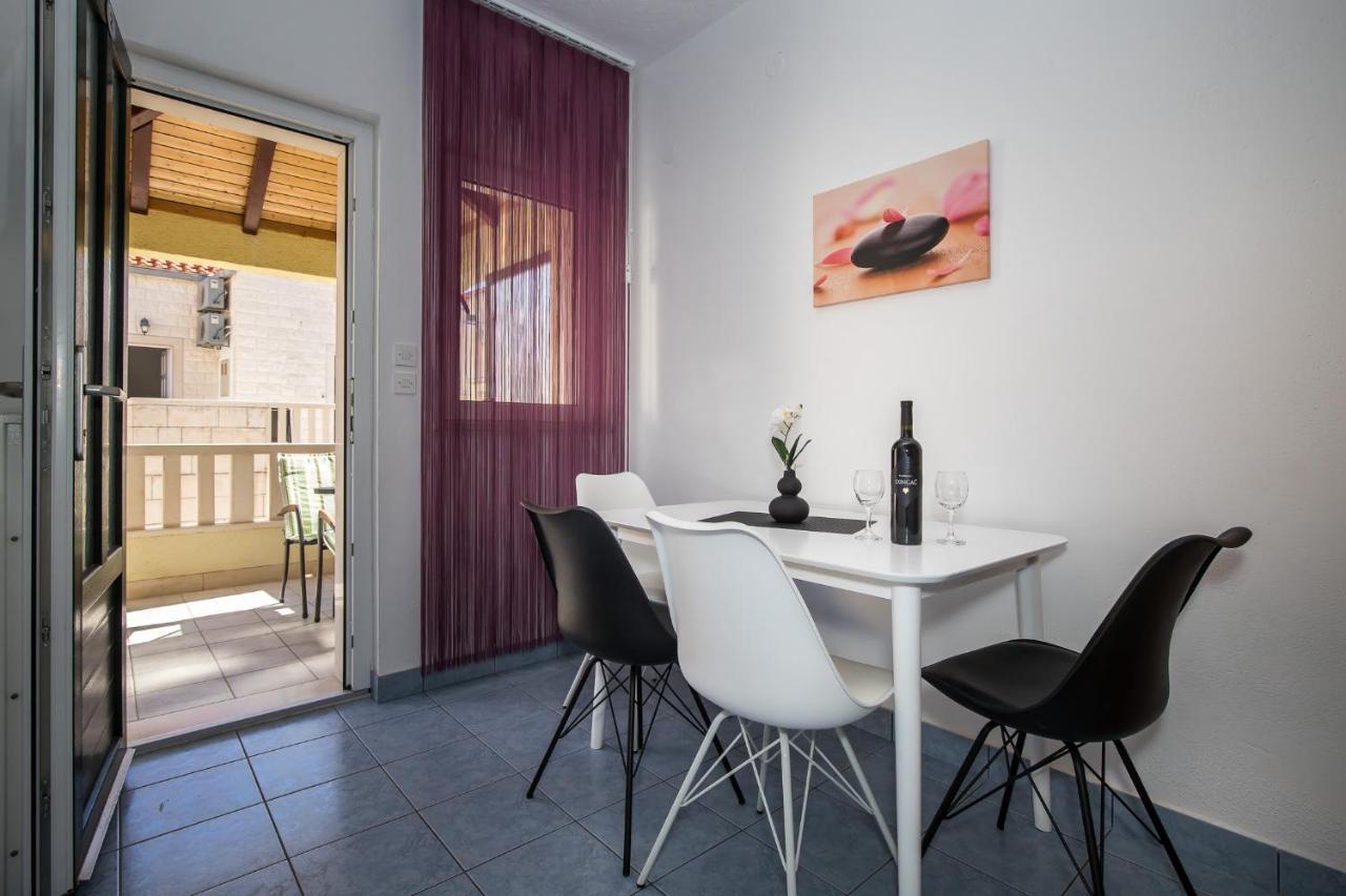 Apartmani Filipic Bol Exterior foto